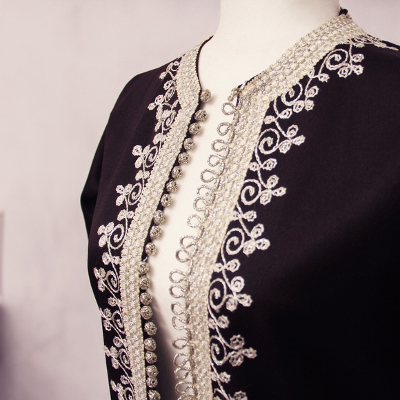 VINTAGE | Black and Silver Embroidered Overcoat - Picture 3 of 3